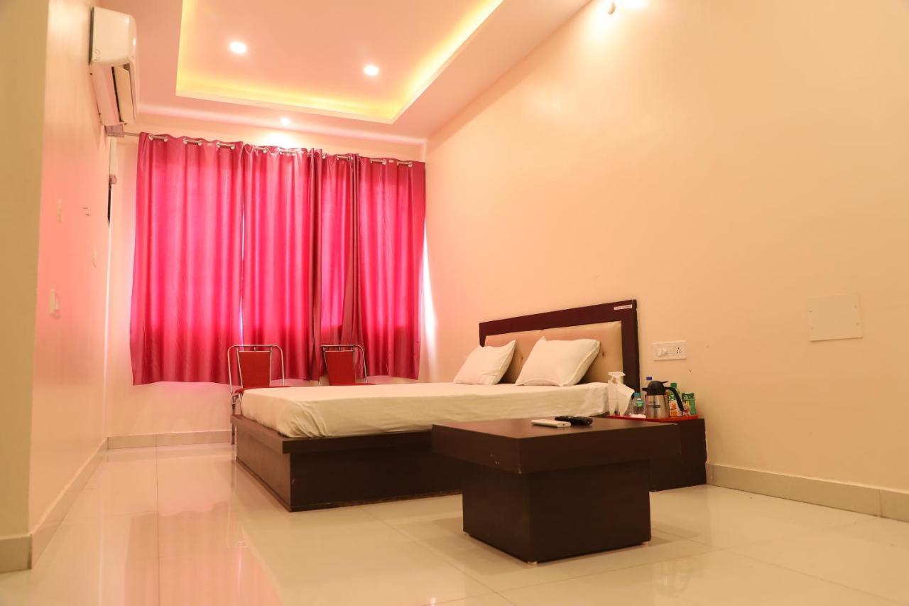 Hotel Shri Siddhivinayak Bina-Etawa Eksteriør billede